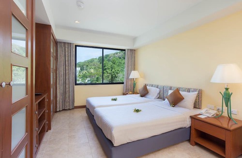 Wichit Resort | By the Sea