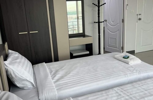 Khao Khan Song Hotel | Thana Apartment