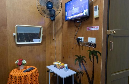 Chakkrawat Hostel | Sip N' Camp - Hostel