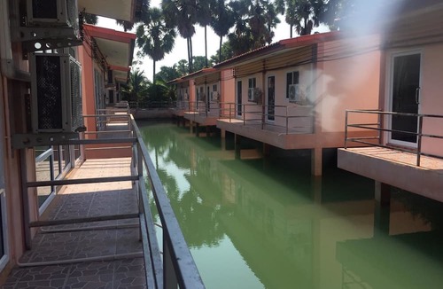 Krasae Sin Hotel | Palm Payom Village Resort