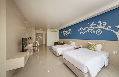 Krathum Baen Hotel | Jolly Suites Petkasem
