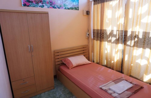 Wat Sam Phraya Hostel | OYO 730 Meedee Hostel