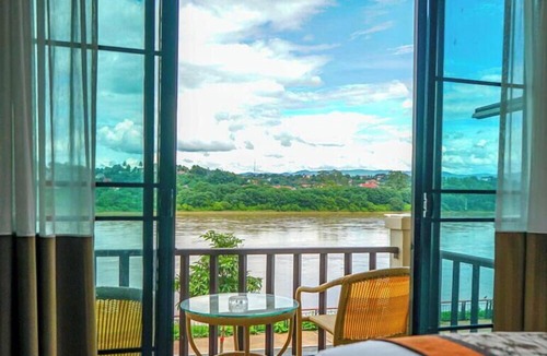 Chiang Khong Hotel | Chiangkhong Teak Garden Riverfront Onsen Hotel