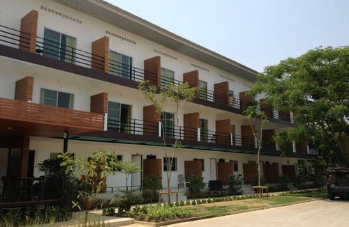 Sung Noen Hotel | Baansakulpetch Hotel