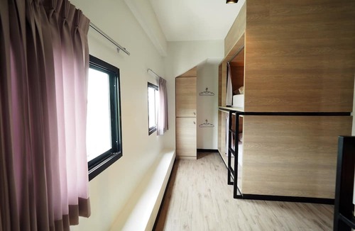 Samsen Nai Hostel | T Hostel at Victory Monument