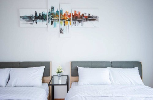 Chonburi Hotel | The LogBook Room and Cafe