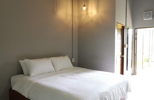 Makham Tia House | Siri Guesthouse at Suratthani
