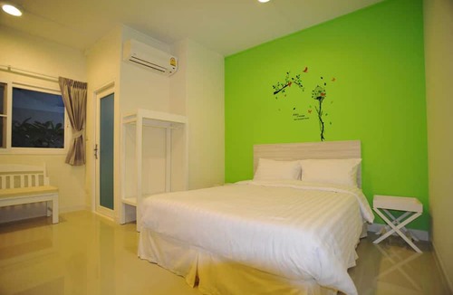 Hua Mak Hotel | The Garden Living