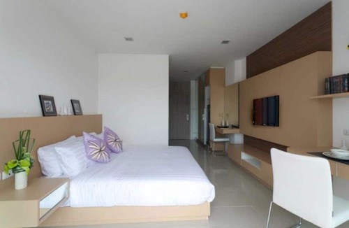 Bang Sao Thong Hotel | Landmark Residence