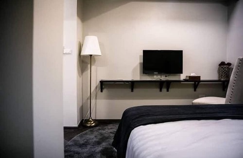 Thanon Phetchaburi Hostel | Collection O The Spades Hostel