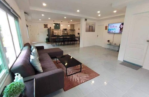 Huai Yai Villa | Baan Pink Pool Villa Pattaya