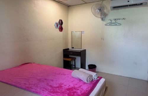 Talat Yot Hotel | The House Hostel