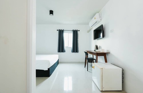 Sukhumvit Hotel | Sleep Pop Ekkamai 42