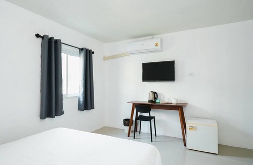Sukhumvit Hotel | Sleep Pop Ekkamai 42