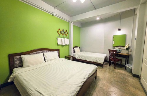 San Chao Pho Suea Hotel | Thepmongkol House