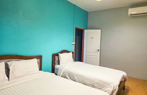 San Chao Pho Suea Hotel | Thepmongkol House