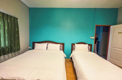 San Chao Pho Suea Hotel | Thepmongkol House