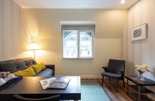 Bangkok Central Business District Hotel | 24 Inn at BTS Phrom Phong