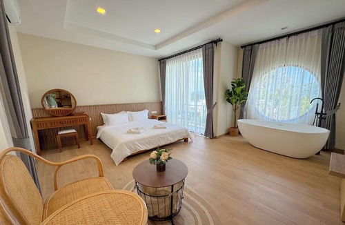 Khanong Phra Hotel | The Peak Hill Pool Villa