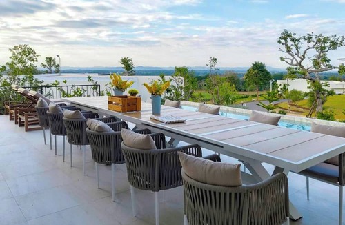 Khanong Phra Hotel | The Peak Hill Pool Villa