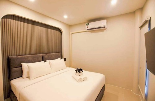 Pak Nam Hotel | Miami Seaview