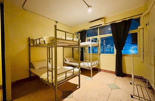 Yan Nawa House | Sukhum Charoen Krung Tak-Sin guest house