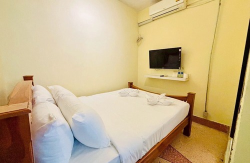Yan Nawa House | Sukhum Charoen Krung Tak-Sin guest house
