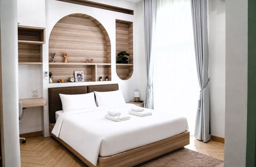 Khlong Thom Hotel | Dinnano