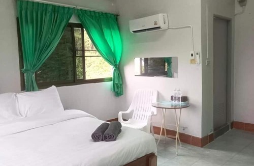 Pak Nam Hostel | Mountain View Hostel - Krabi Airport