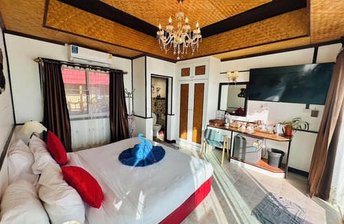 Ko Chang Villa | beachfront villa