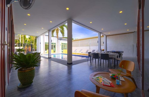 Hua Hin Villa | Beautiful 4-Bedroom Pool Villa BL9