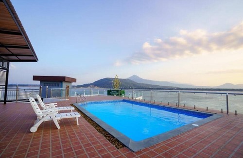 Pakse Hotel | Intouch Riverside Hotel