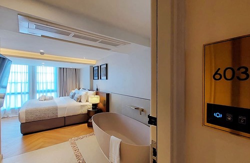 Pratunam Hotel | Marwin Monique Hotel