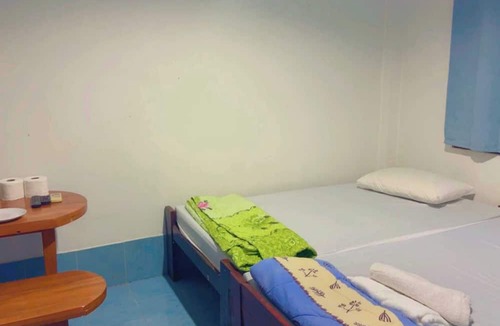 Si Samrong Hotel | OYO 75596 The Sirisuk House
