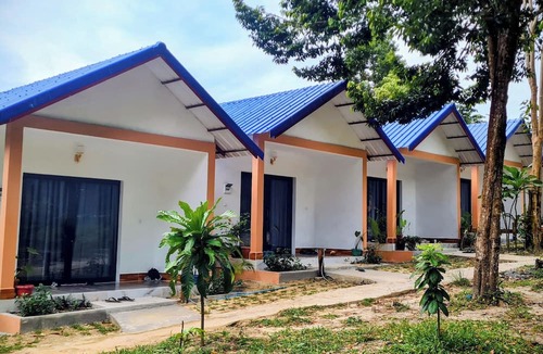 Koh Rong Bed & Breakfast | Koh Rong Lagoon Bar And Restaurant