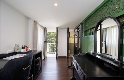 Bangkok Yai Hotel | Bangluang Boutique Hotel
