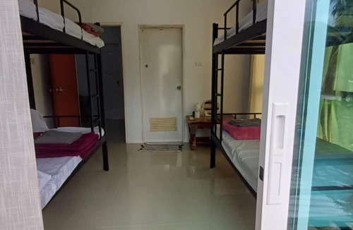 Khuekkhak Hostel | Burmese Corner