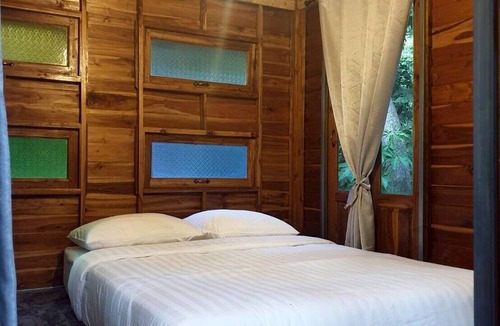 Uthai Thani House | Phawaeng Resort