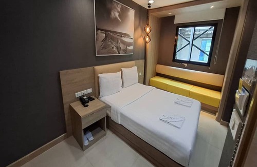 Ratchathewi House | Premium Double Retreat Unwind in Style
