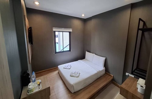 Ratchathewi House | Premium Double Retreat Unwind in Style