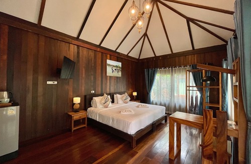 Hang Dong Hotel | Buffalo Island Resort & Adventure Park