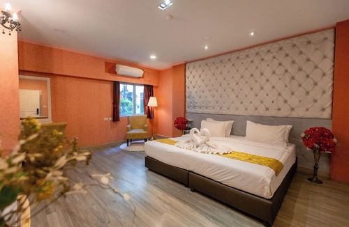 Bang Sao Thong Hotel | Napheera Royal Tel