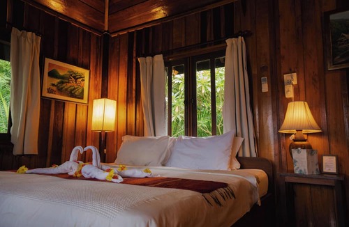 Pathouphone Hotel | La Folie Lodge