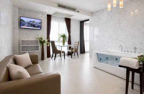 Lat Phrao Hotel | Sky Dome Resotel