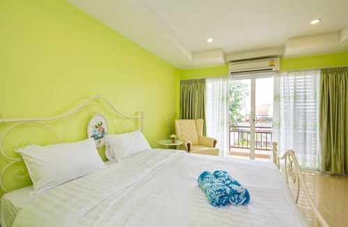 Ban Luam Hotel | Takanta Place