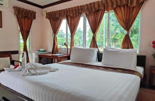 Samut Songkhram Resort | Dhammachart Riverview