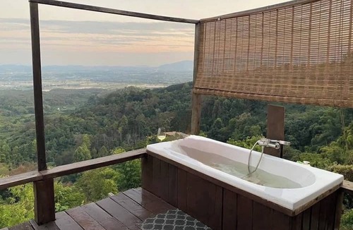 Mae Chan Hotel | 4000Dao-A Hilltop Hideaway Experience