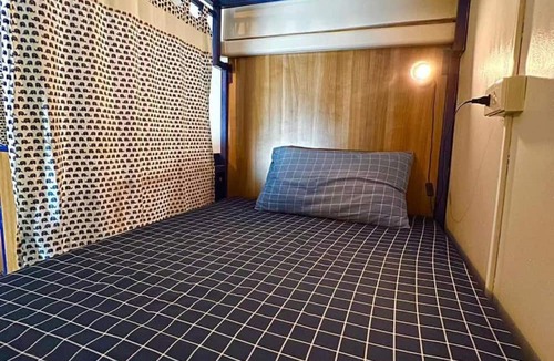 Bang Rak Hostel | Arawana Hoft Hostel