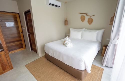 Khok Kloi Hotel | The TALAY