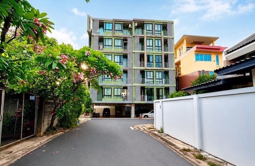 Chom Phon Apartment | Peaberry Place